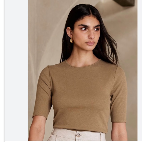 Banana Republic Tops - Banana Republic Women's Short Sleeve Crewneck Top - Olive/Tan